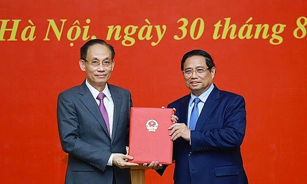 Vietnam names Le Hoai Trung acting foreign minister